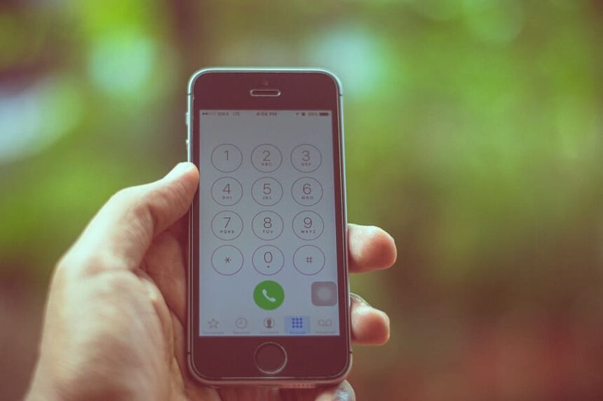 How to listen to someone else's call on your mobile (without mobile)