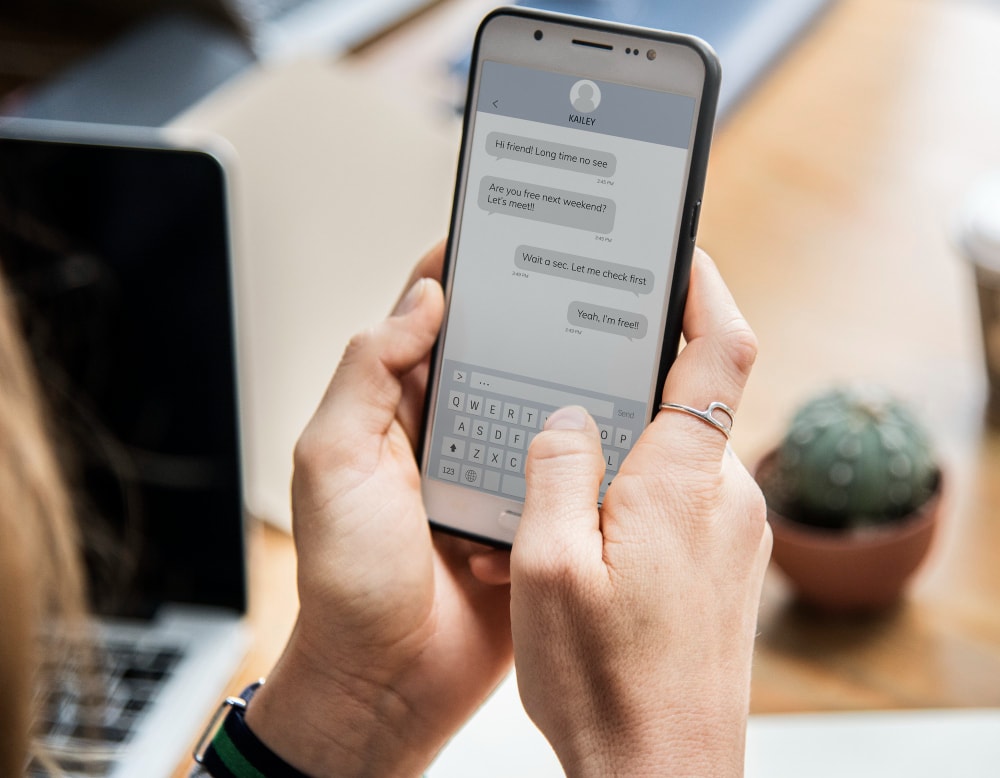 How to see someone else's WhatsApp Chat? (in your mobile)